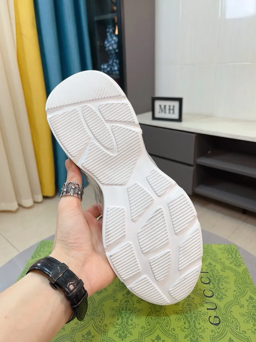 Men's shoes 💰560🌹🌹【GUCCI】pop-up casual sneakers with daddy outsole, breathable and comfortable, easy to walk, versatile style for trendy men, upper with cowhide edge and rhinestone design on the outsole➕genuine leather lining➕Gucci's popular original outsole, sports and running style, super comfortable. Code number 38-44